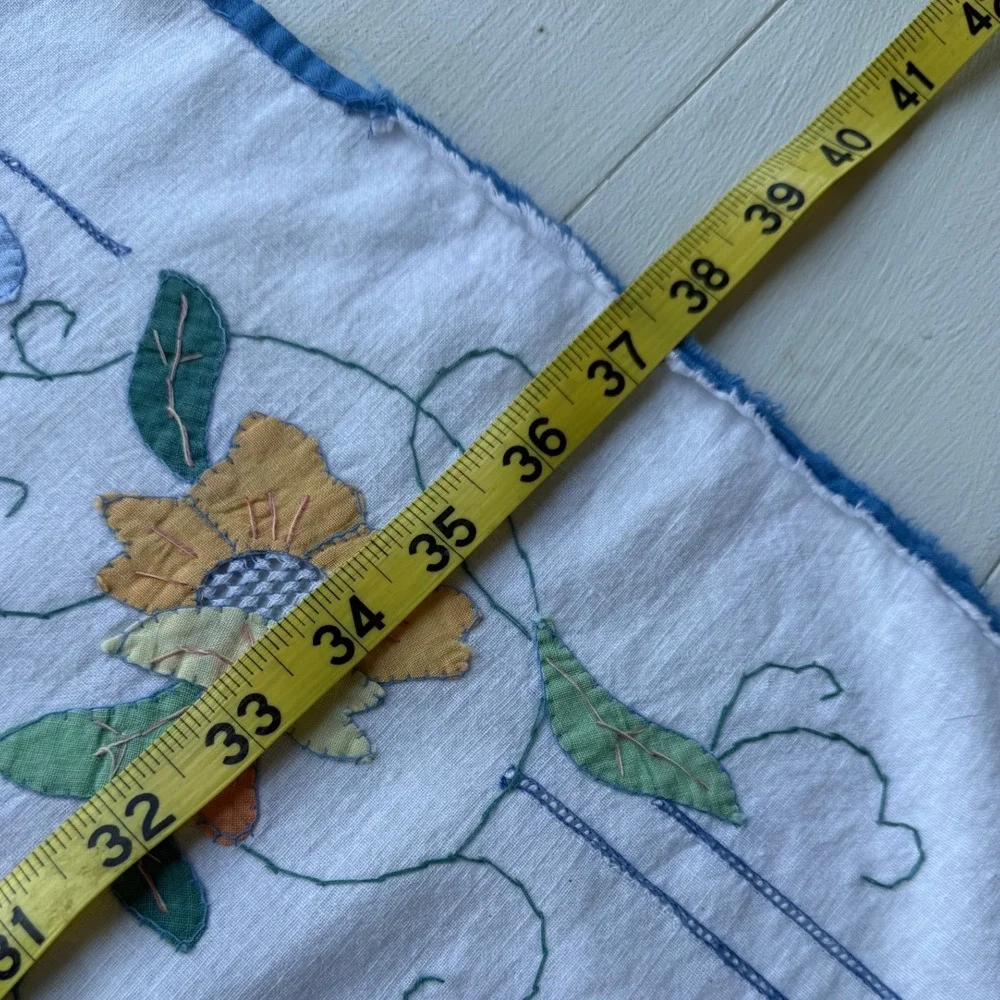 Vintage Hand Embroidered Floral Linen Table Runner Dresser Scarf Set White Tan
